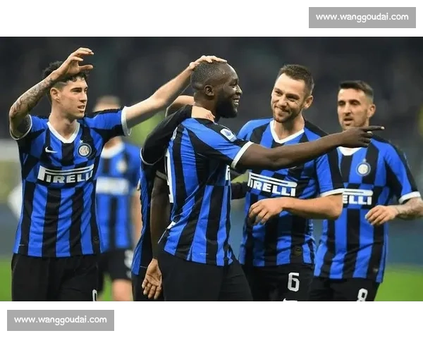 意甲变天！孔蒂率那不勒斯 3-1 斩国米登顶，蓝黑军团七连胜终结